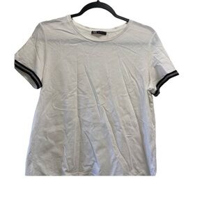Zara women white Tshirt w black trim on sleeves medium